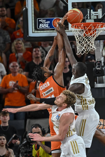 是她需要加 是她需要加