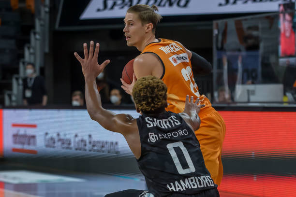 相比之下 相比之下