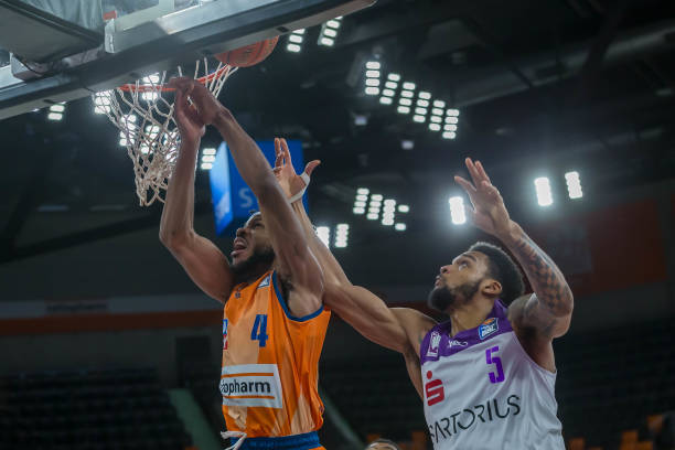 多个维度来 多个维度来