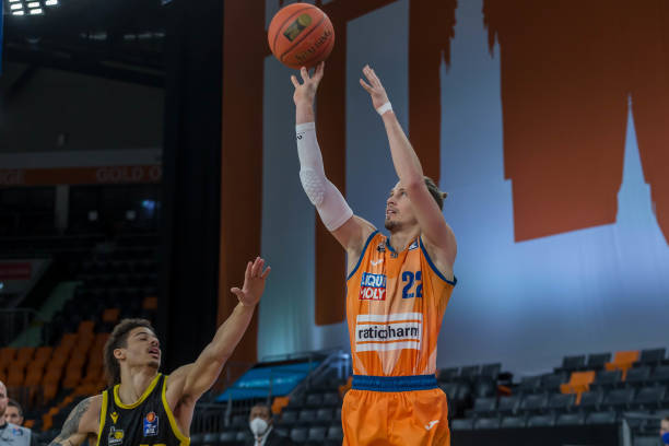 有7次属于 有7次属于